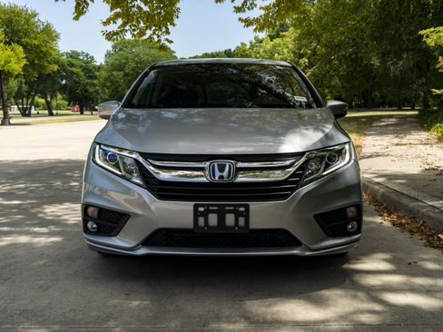 Used 2019 Honda Odyssey EX image 3