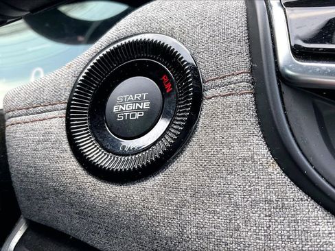 Used 2024 Jeep Compass Latitude w/ Sun and Sound Group image 28