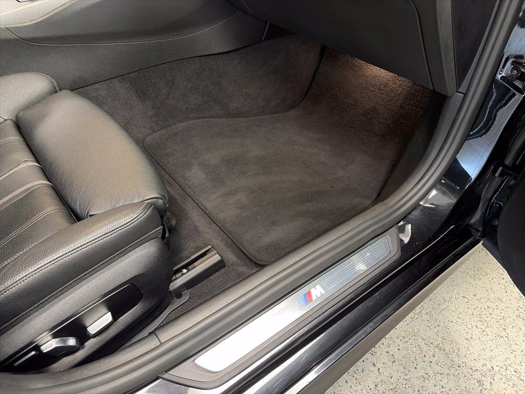 Used 2017 BMW 540i xDrive AWD/4WD image 11