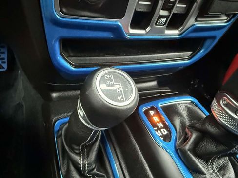 Used 2022 Jeep Wrangler Unlimited Sahara AWD/4WD image 29