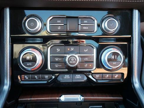 Used 2023 GMC Yukon XL Denali Ultimate image 23