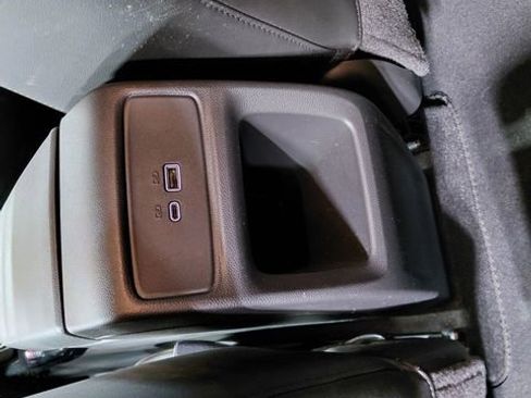 Used 2025 Chevrolet Trax LT w/ LT Convenience Package image 36