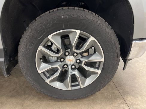 New 2025 Chevrolet Silverado 1500 LT image 17