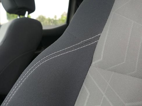 Used 2021 Toyota Tacoma TRD Off-Road image 12