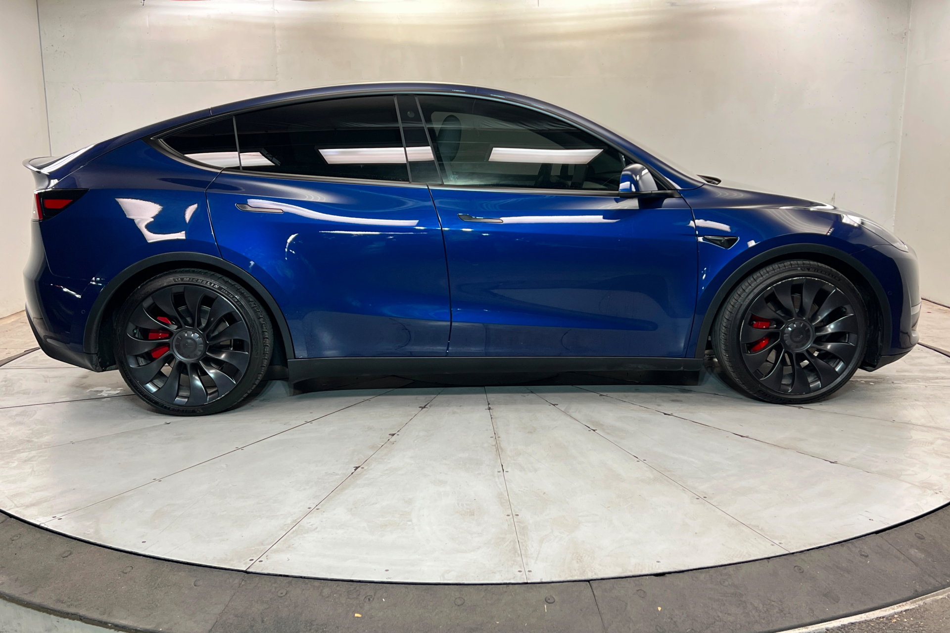 Used 2023 Tesla Model Y Performance AWD/4WD image 7