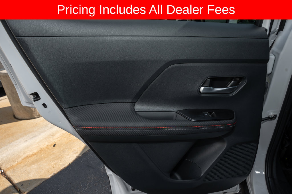 Used 2025 Nissan Kicks SR AWD/4WD image 9