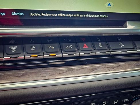 Certified 2024 Chevrolet Silverado 2500 LTZ w/ LTZ Convenience Package image 22