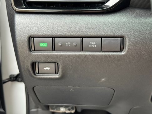 Used 2022 Nissan Sentra SV w/ All-Weather Package FWD image 16