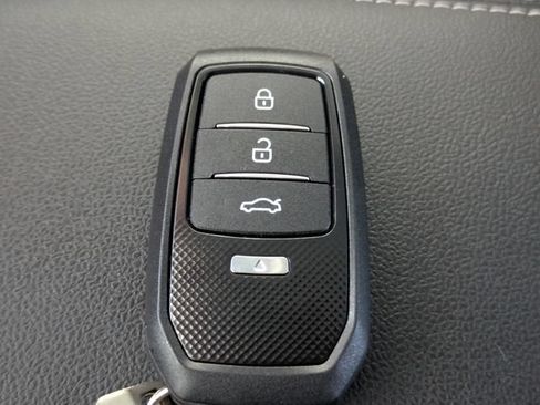 Used 2022 Ford Escape SE FWD image 27