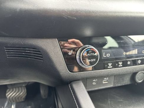 Used 2023 Mitsubishi Outlander SE FWD image 30