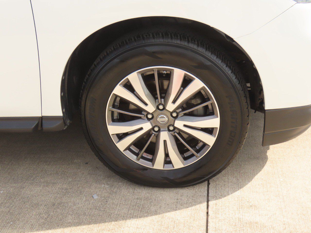 Used 2017 Nissan Pathfinder SL AWD/4WD image 9