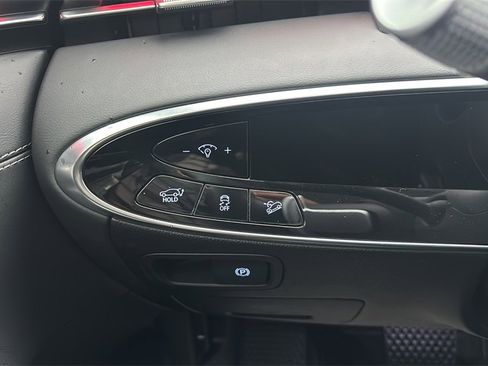 New 2026 Genesis GV70 2.5T Select image 18