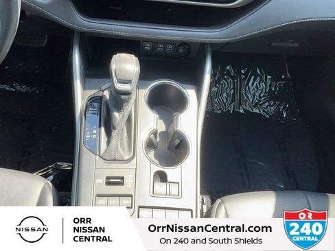 Used 2022 Toyota Highlander XLE AWD/4WD image 25