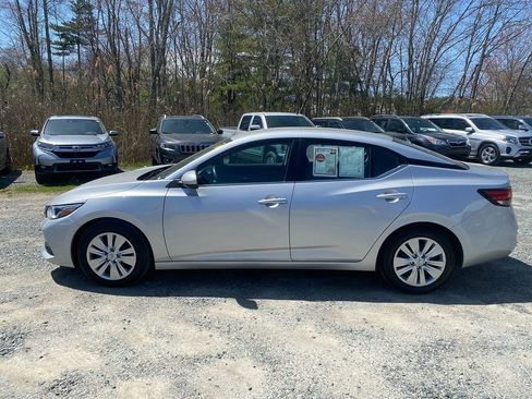 Used 2023 Nissan Sentra S image 9