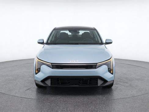 Used 2025 Kia K4 FWD image 2