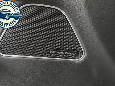 Used 2019 Maserati Levante GranLusso AWD/4WD image 27