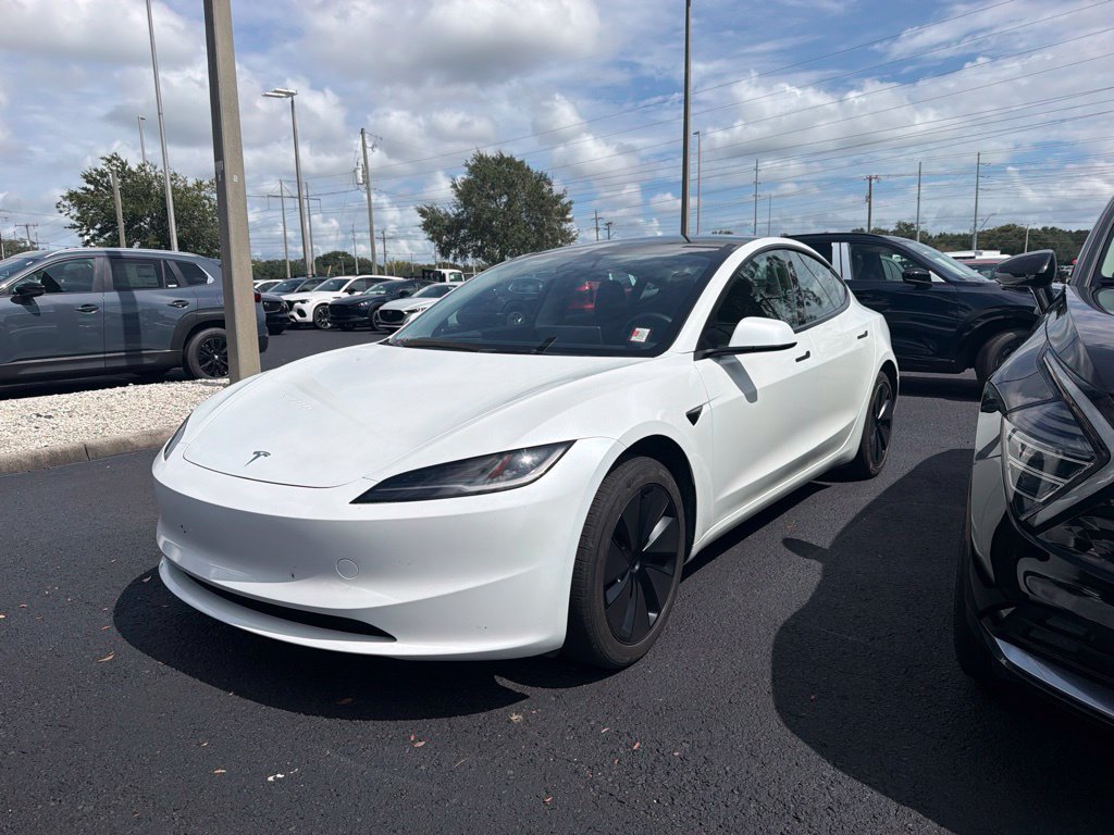Used 2024 Tesla Model 3 Standard Range RWD image 1