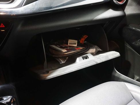 Used 2024 Chevrolet Trax RS w/ Sunroof Package image 19