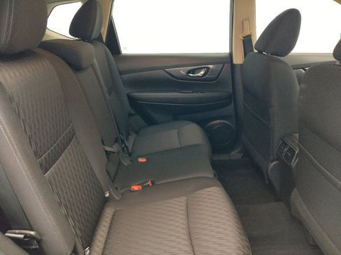 Used 2018 Nissan Rogue S FWD image 19