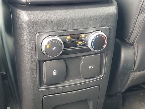 Certified 2022 Ford Explorer XLT w/ Equipment Group 202A AWD/4WD image 18