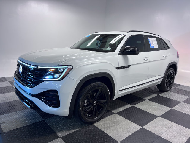 Certified 2025 Volkswagen Atlas Cross Sport SEL R-Line AWD/4WD image 3