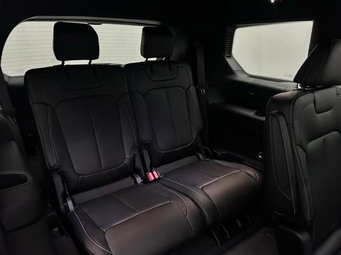 New 2026 Jeep Grand Cherokee L Limited AWD/4WD image 16