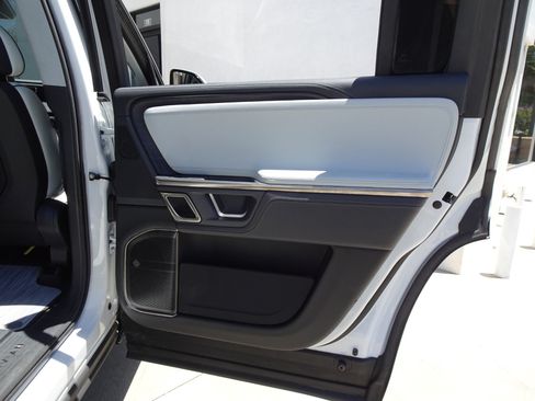 Used 2024 Rivian R1S Adventure AWD/4WD image 18