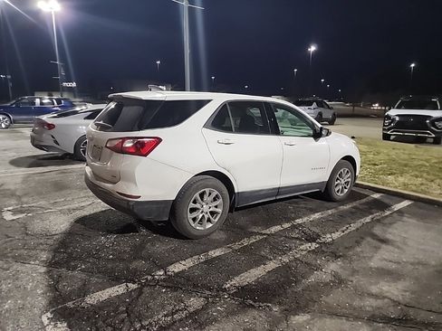 Used 2019 Chevrolet Equinox LS w/ LS Convenience Package image 2