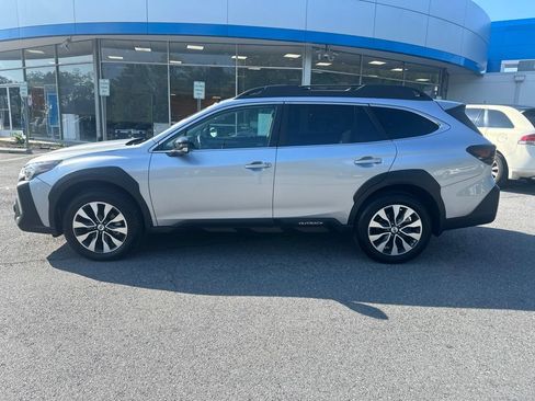 Used 2025 Subaru Outback Limited w/ Popular Package #2 AWD/4WD image 8