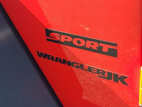 Used 2018 Jeep Wrangler Sport image 27