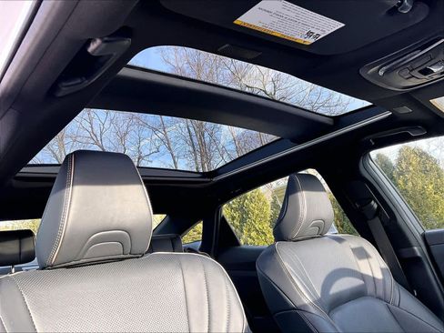 Used 2025 Toyota Crown Platinum image 22