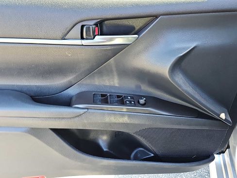 Used 2024 Toyota Camry SE FWD image 12