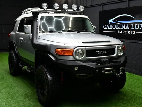 Used 2008 Toyota FJ Cruiser 4WD image 3