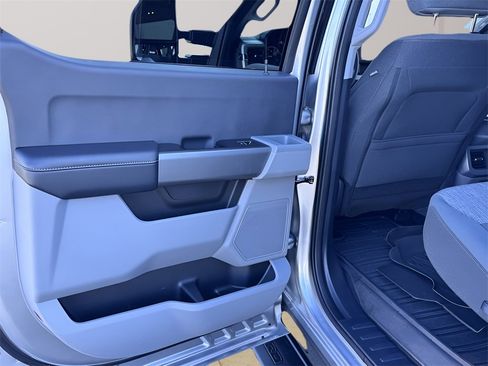 Used 2024 Ford F250 XLT w/ FX4 Off-Road Package image 19