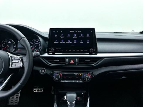 Used 2024 Kia Forte GT-Line w/ GT-Line Premium Package image 5