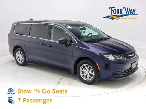 Used 2020 Chrysler Voyager LX image 1