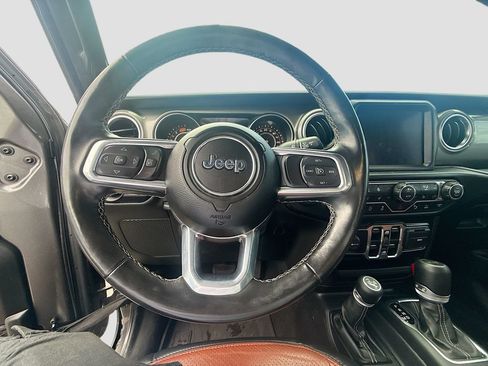 Used 2022 Jeep Wrangler Unlimited Sahara w/ Cold Weather Group AWD/4WD image 12