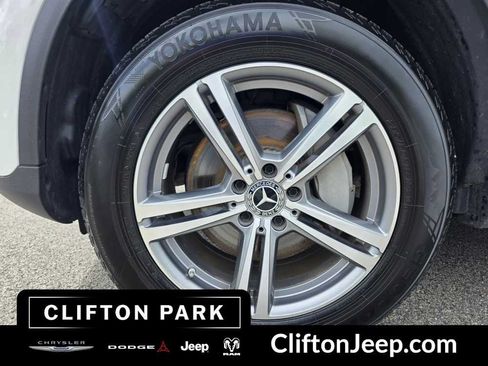 Used 2022 Mercedes-Benz GLC 300 4MATIC image 28