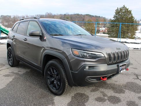 Used 2021 Jeep Cherokee Trailhawk w/ Comfort/Convenience Group image 2