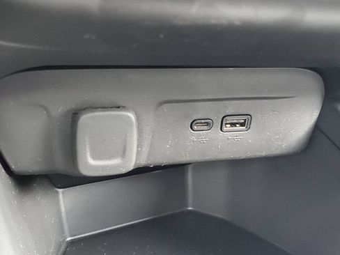 Certified 2025 Chevrolet Trax LS FWD image 26