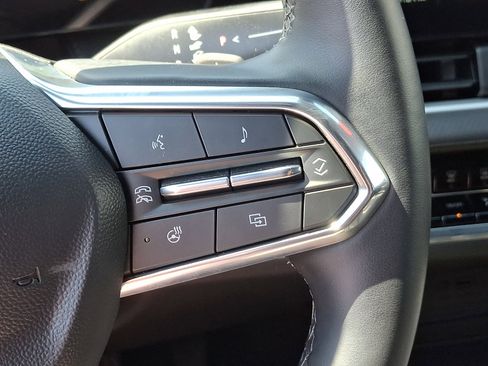 Used 2025 Chevrolet Equinox LT FWD image 22