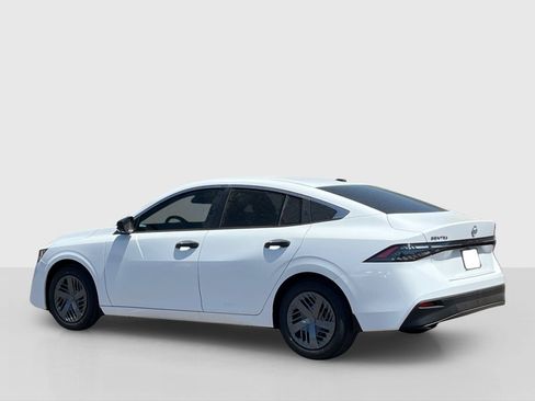 New 2027 Nissan Sentra S w/ Floor Mat Package FWD image 3