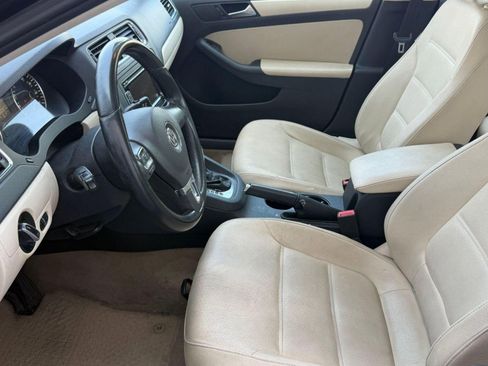 Used 2012 Volkswagen Jetta SE FWD image 5