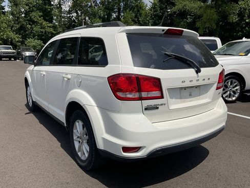 Used 2017 Dodge Journey SXT w/ Premium Group FWD image 3