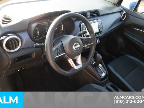 Used 2024 Nissan Versa SV image 6