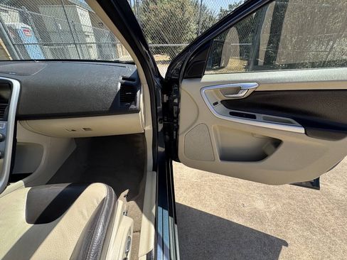 Used 2012 Volvo XC60 T6 AWD/4WD image 22