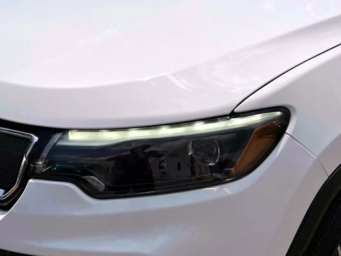 Certified 2022 Jeep Compass Limited w/ Elite Group image 9