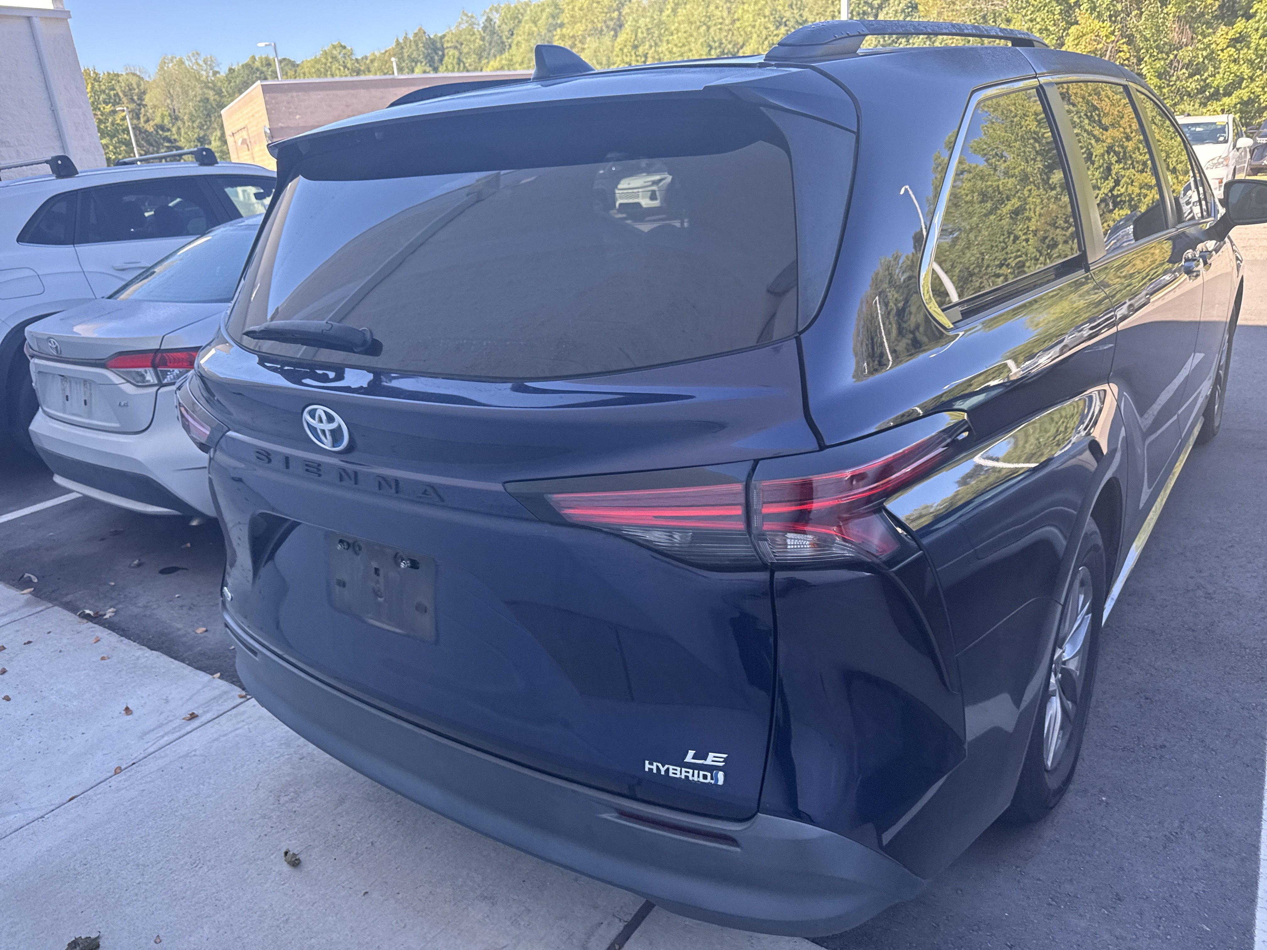 Used 2021 Toyota Sienna LE w/ LE Plus Package AWD/4WD image 44