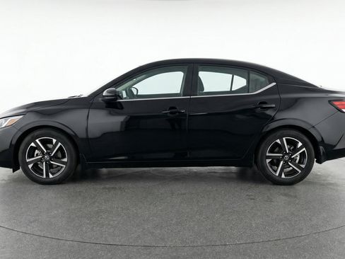 Used 2025 Nissan Sentra SV FWD image 5