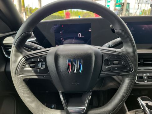 Used 2025 Buick Envista Preferred FWD image 17